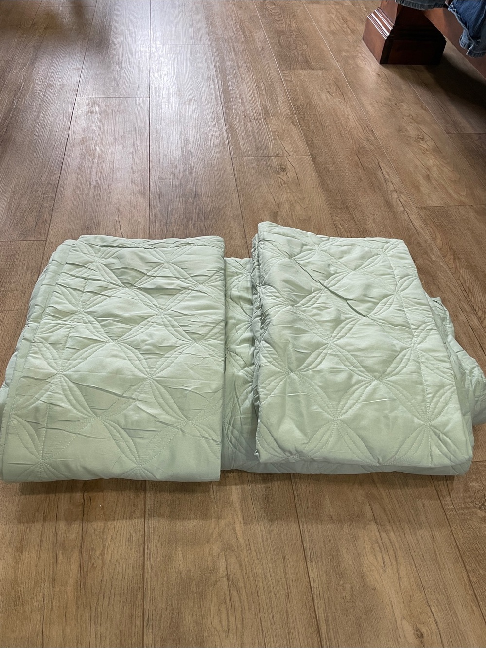 NWOT Light Green King Quilted Bedspread with Matching Pillow Shams